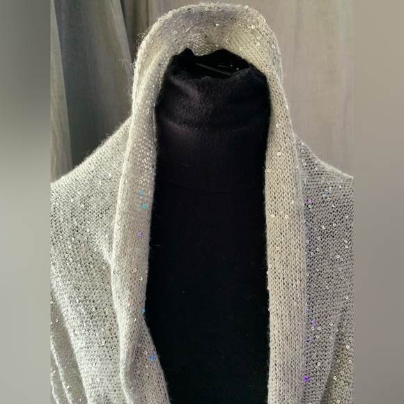 Moda silver sequined sweater wrap - Picture 2 of 10